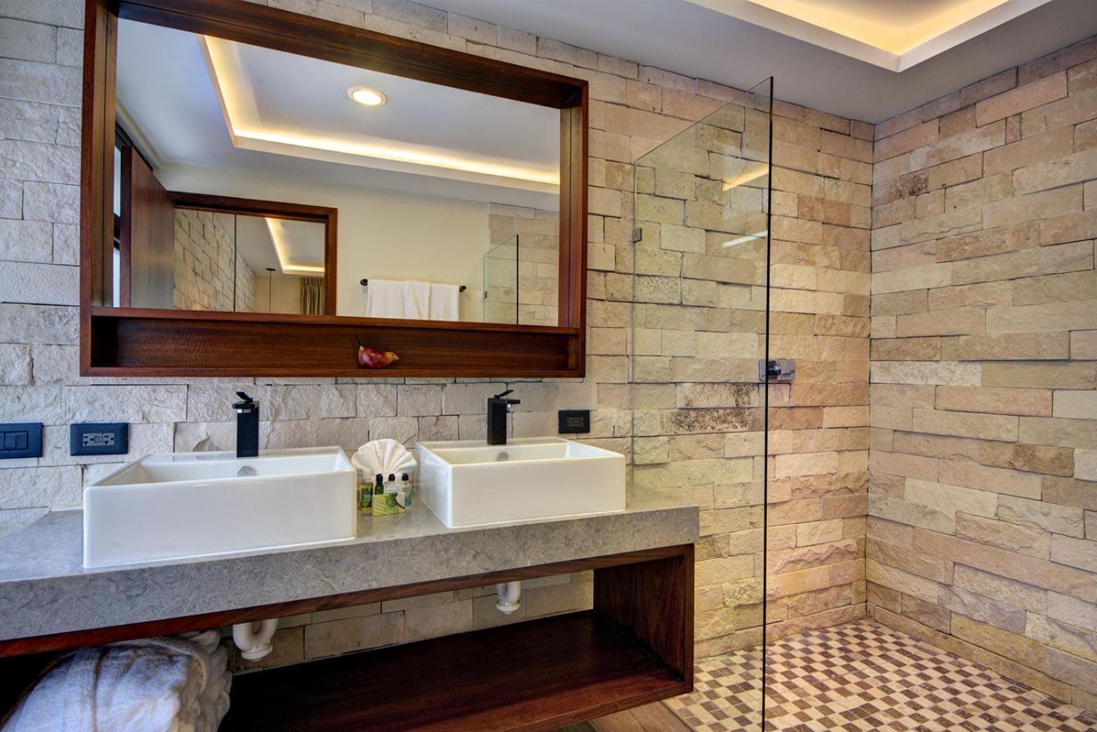 Sixteen Bedrooms In * Playa del Carmen