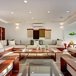 Sixteen Bedrooms Villa In Playa Del Carmen