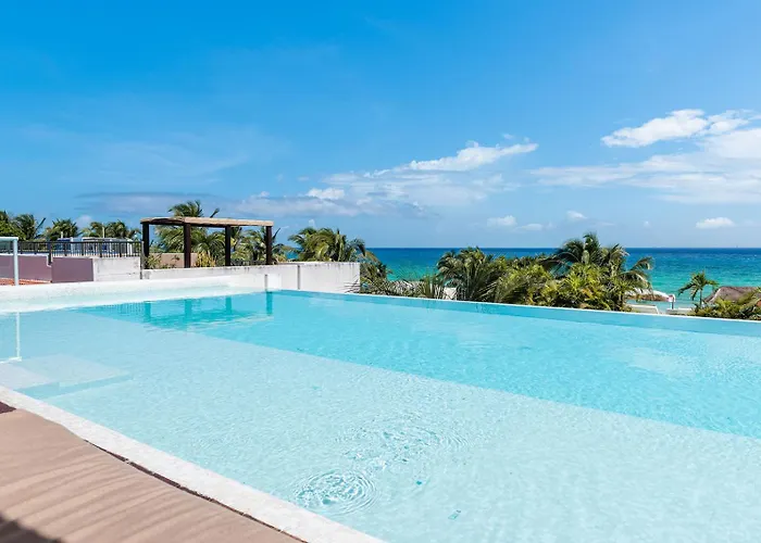 Sixteen Bedrooms Villa In Playa Del Carmen