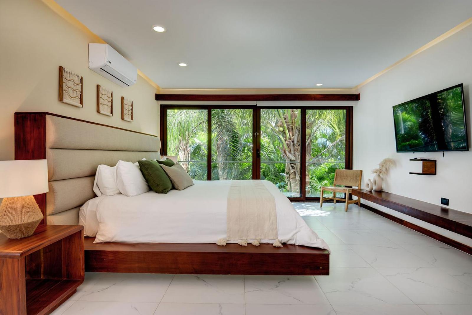 Sixteen Bedrooms In Playa del Carmen