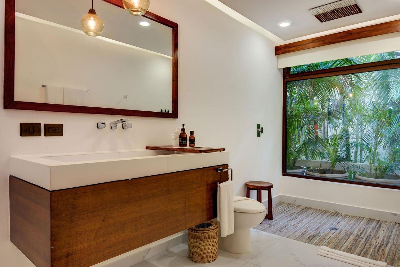 Villa Sixteen Bedrooms In